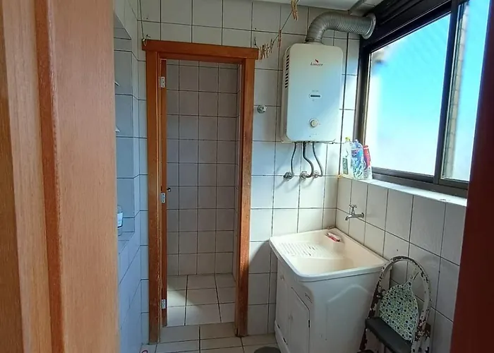 Top-floor Apartment, Wi-fi, Free Two Car Parking Apartamento