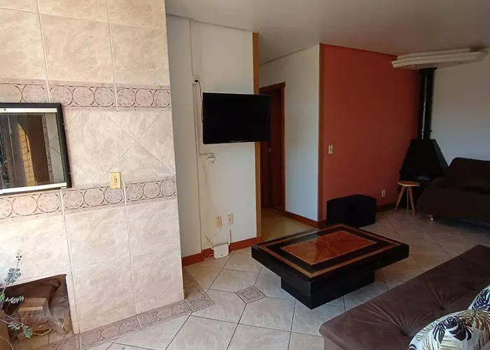 Top-floor Apartment, Wi-fi, Free Two Car Parking *
