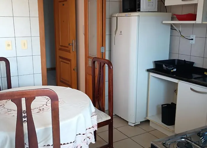 Top-floor Apartment, Wi-fi, Free Two Car Parking Apartamento *
