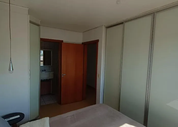 Top-floor Apartment, Wi-fi, Free Two Car Parking * Porto Alegre